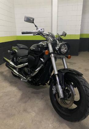 SUZUKI BOULEVARD M800 